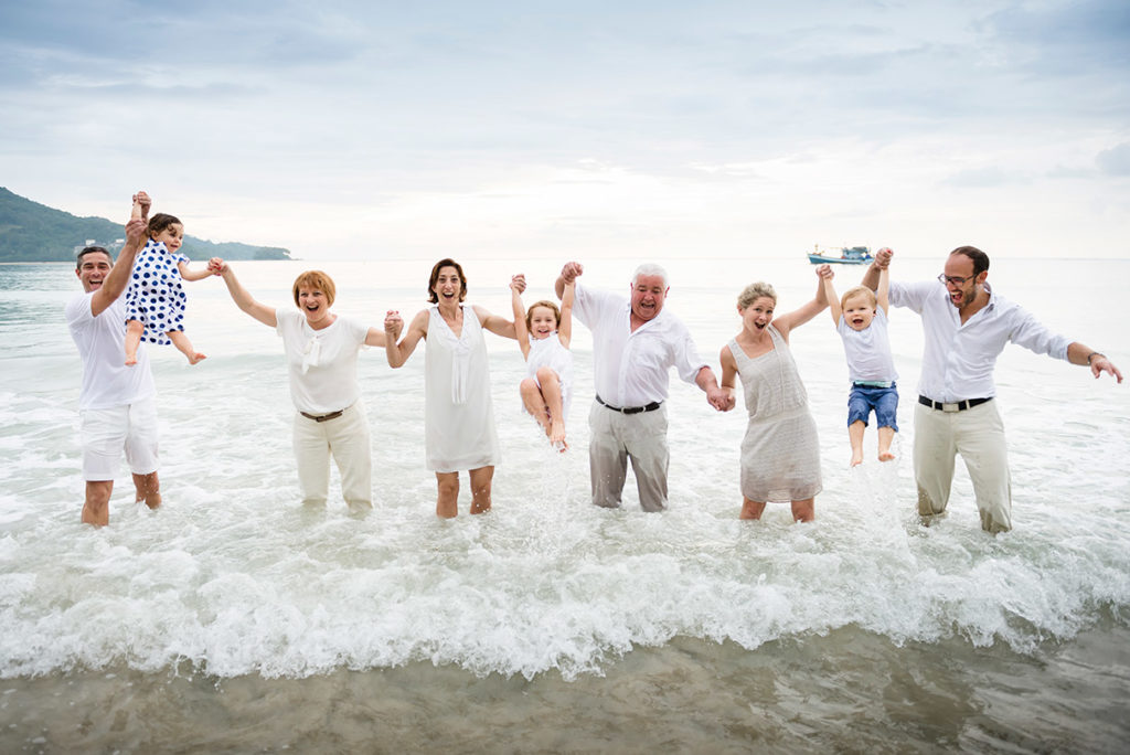 Relaxed and Fun session on the beach with Anne Laure Family | darinimages